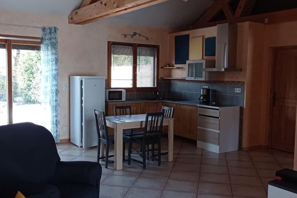 Chalet 2 Chambres En Savoie Pour 1 A 4 Personnes Gerbaix Экстерьер фото